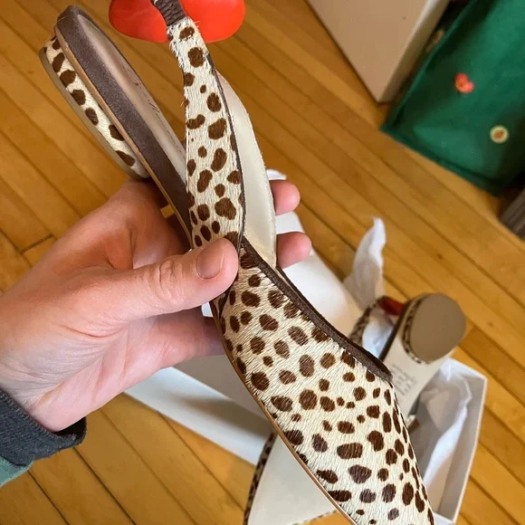 NIB! Beautiful Women's Leopard Print Slingback Shoes with Red hearts ❤️ - Picture 5 of 6